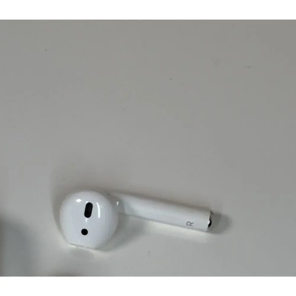 2nd generation AirPods Bluetooth Right EarBud Replacement, White, OS, 81-19